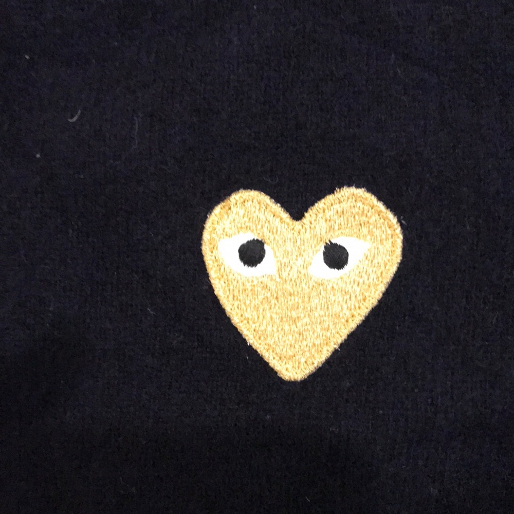 com de gar son sweater!!